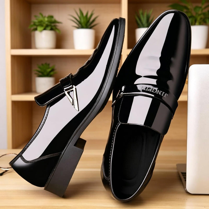 Herren Elegante und stilvolle Lacklederschuhe Echoarchiv