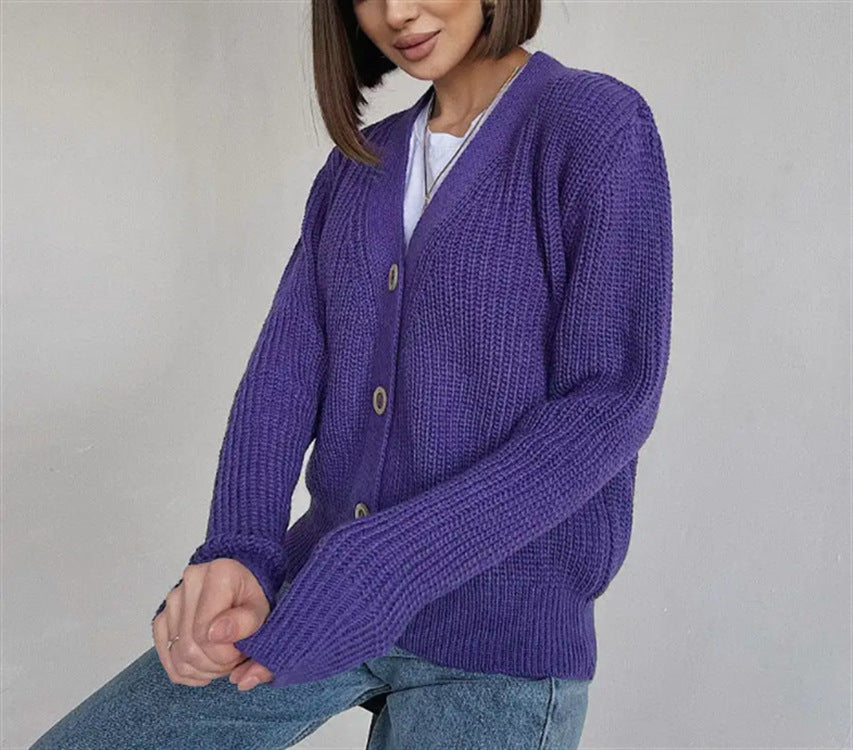 Damen Boxy-Grobstrick-Cardigan mit tiefer V-Leiste, Holzknopfverschluss und geripptem Saum – Veloura