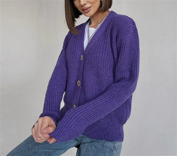 Damen Boxy-Grobstrick-Cardigan mit tiefer V-Leiste, Holzknopfverschluss und geripptem Saum – Veloura