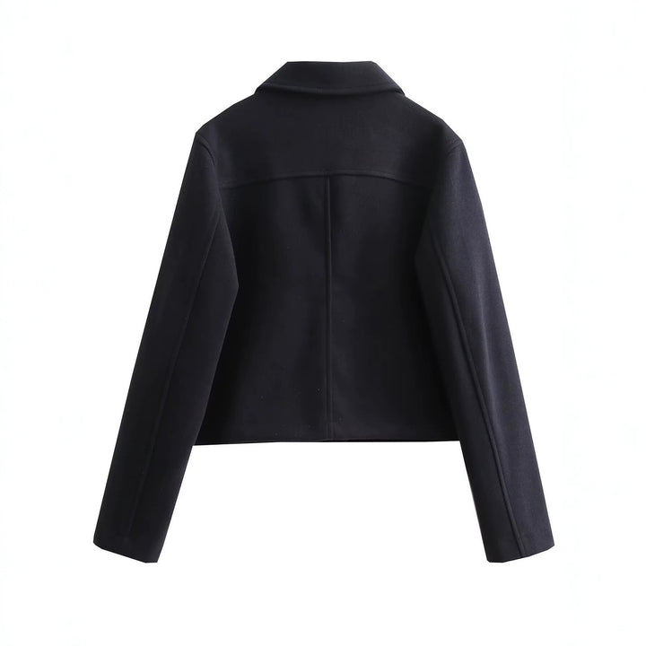 Damen Kurze Boxy-Wollmix-Jacke mit aufgesetzten Pattentaschen und goldfarbenen Zierknöpfen Echoarchiv