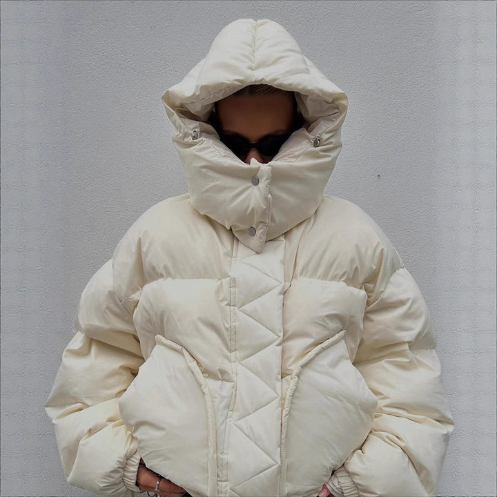 Damen Oversize Wattierte Pufferjacke mit extra hohem Stehkragen, zweifachem Frontreißverschluss und kastiger Silhouette Echoarchiv