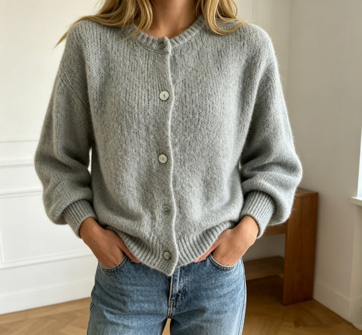 Damen Kuschelige Mohair-Optik Strickjacke mit Rundhals und Ballonärmeln – Veloura