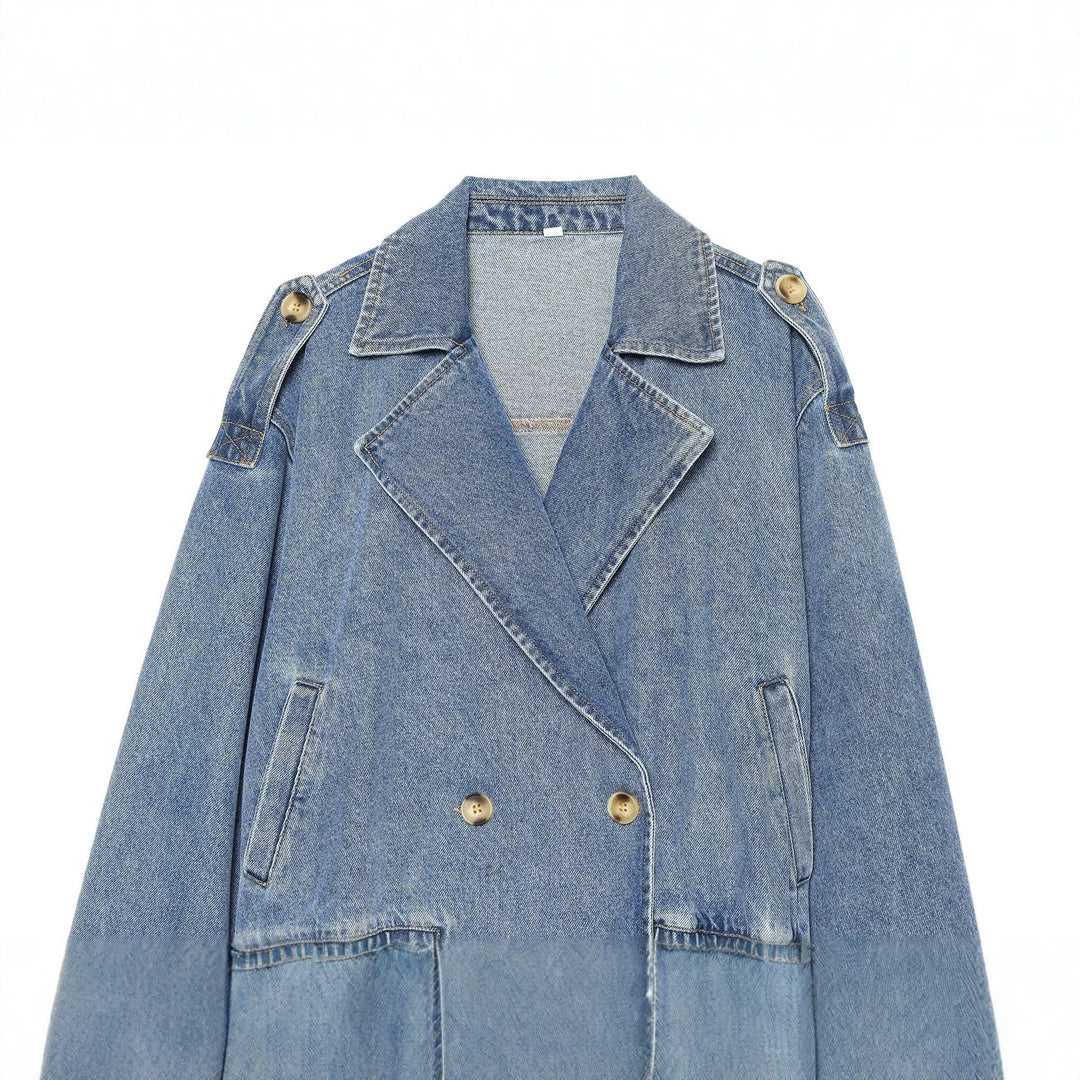 Damen kurze Double-Breasted Jeansjacke mit Überschlagkragen, Schulterklappen und gesmoktem Saum Echo Archiv