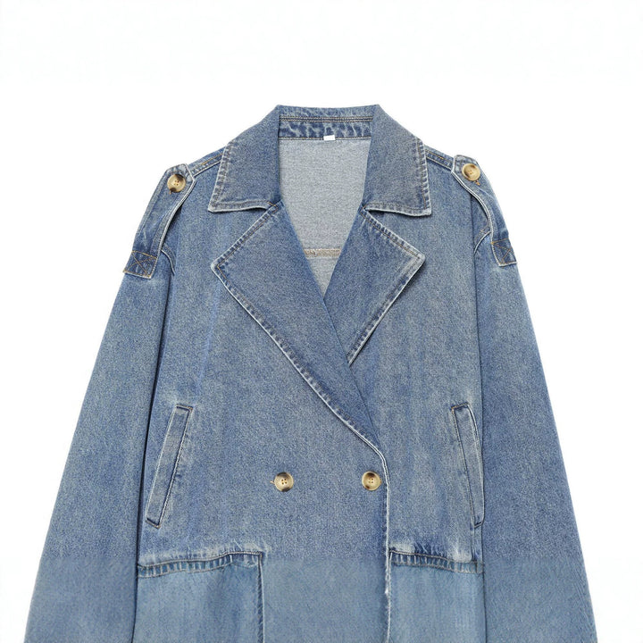 Damen kurze Double-Breasted Jeansjacke mit Überschlagkragen, Schulterklappen und gesmoktem Saum Echo Archiv