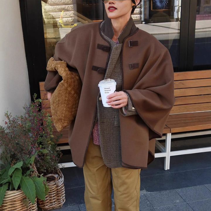 Damen Oversize Cape Mantel aus Wollmix mit hohem Stehkragen und Lederlaschen Echoarchiv