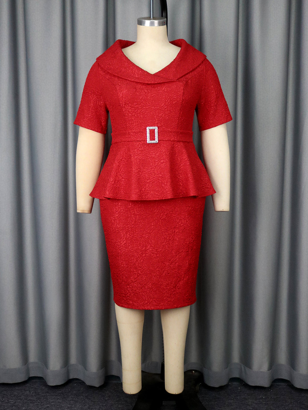 Damen Elegantes Peplum-Kleid mit schickem Kragen und glitzerndem Gürteldetail Echo Archiv
