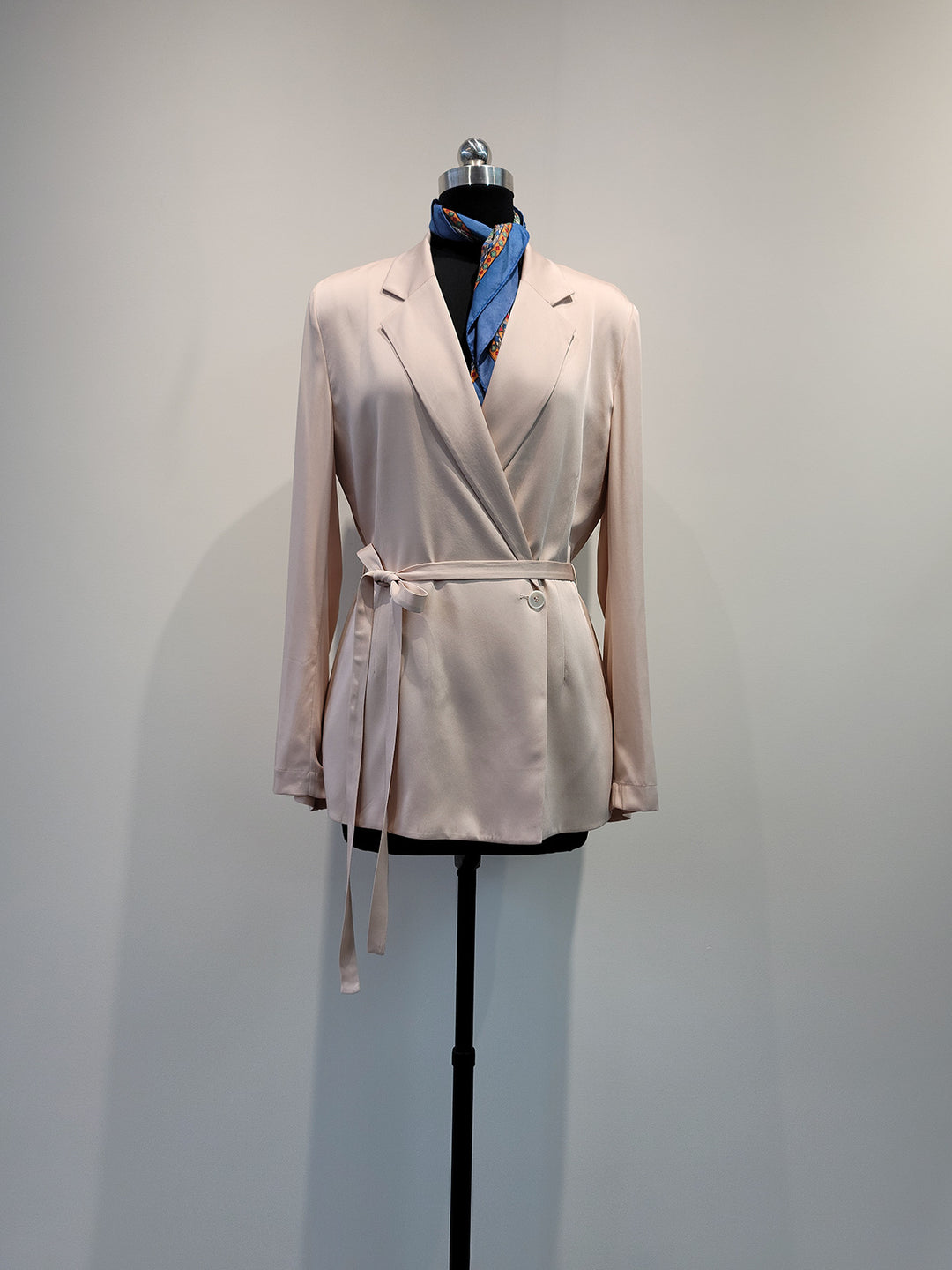 Damen Eleganter Satin Wickel-Blazer Echoarchiv