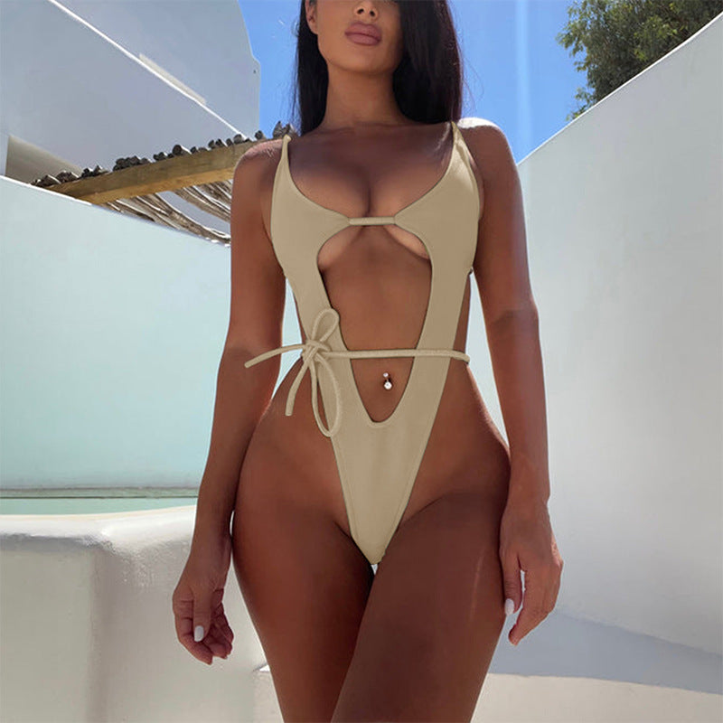 Damen Cut-Out Badeanzug mit verstellbaren Bändern und tiefem Ausschnitt Echo Archiv