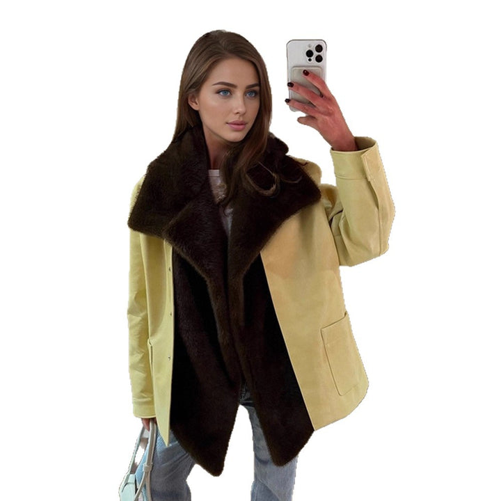 Damen Eleganter Oversize-Mantel aus Veloursleder‑Optik mit voluminösem Faux‑Fur‑Schalkragen Echoarchiv