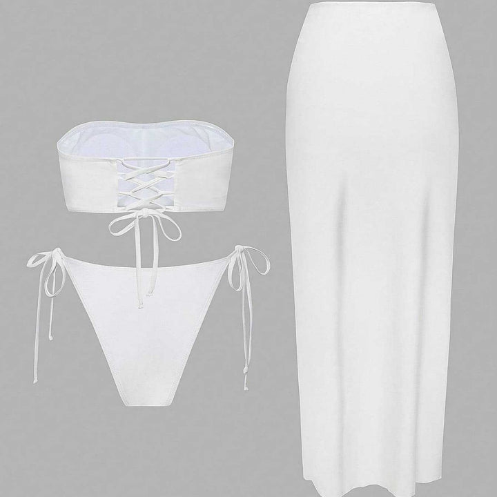 Damen Bikini-Set mit elegantem Bandeau-Oberteil und verspieltem Maxirock Echo Archiv