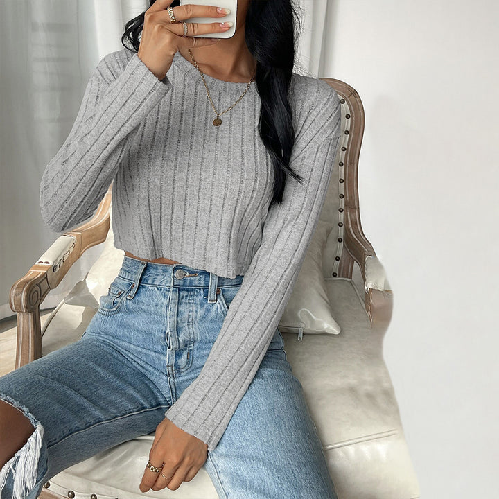 Damen kurzes geripptes Cropped-Strickoberteil mit Rundhalsausschnitt und tailliertem Schnitt – Avérine