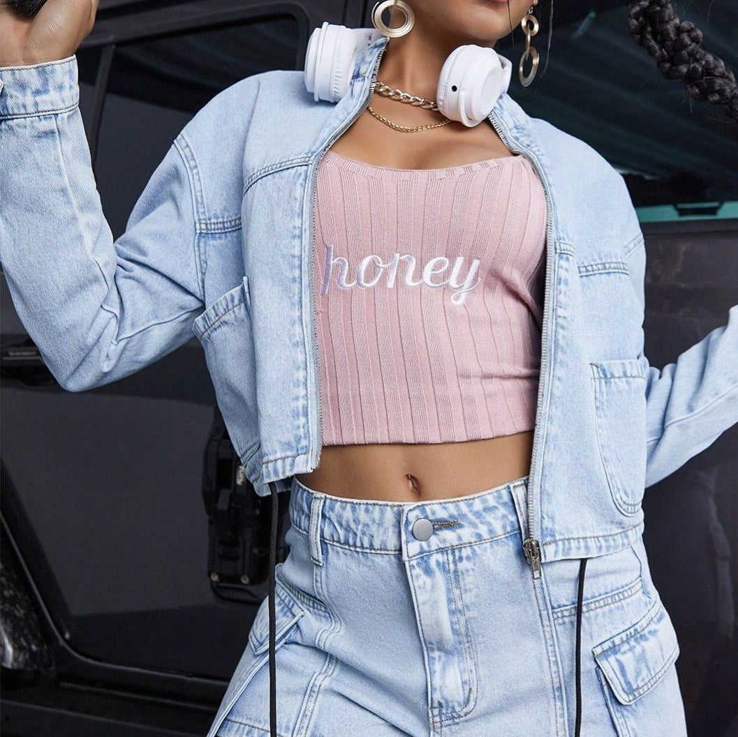 Damen Cropped-Denim-Set bestehend aus kurzer Jeansjacke und High-Waist Cargo-Jeans Echo Archiv