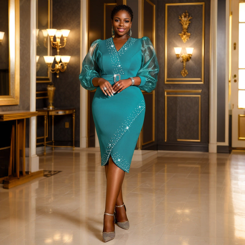 Damen Abendkleid mit eleganten Puffärmeln und funkelnden Applikationen Echo Archiv