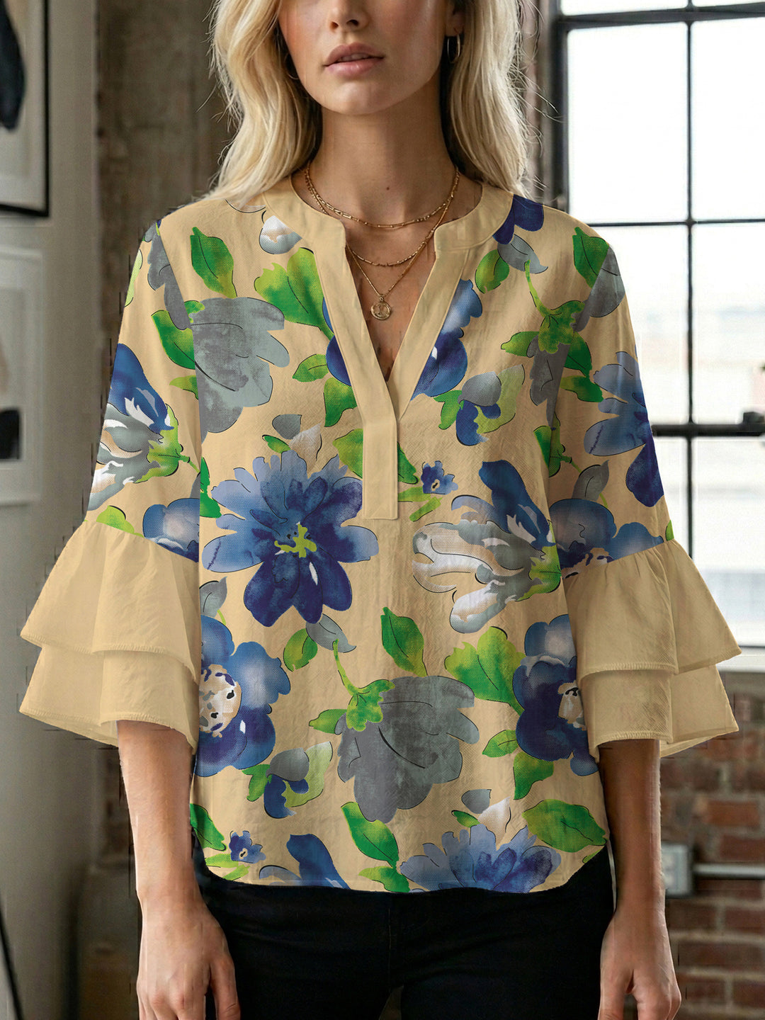 Damen Bluse mit voluminösen Ärmeln und floralem Design Echo Archiv