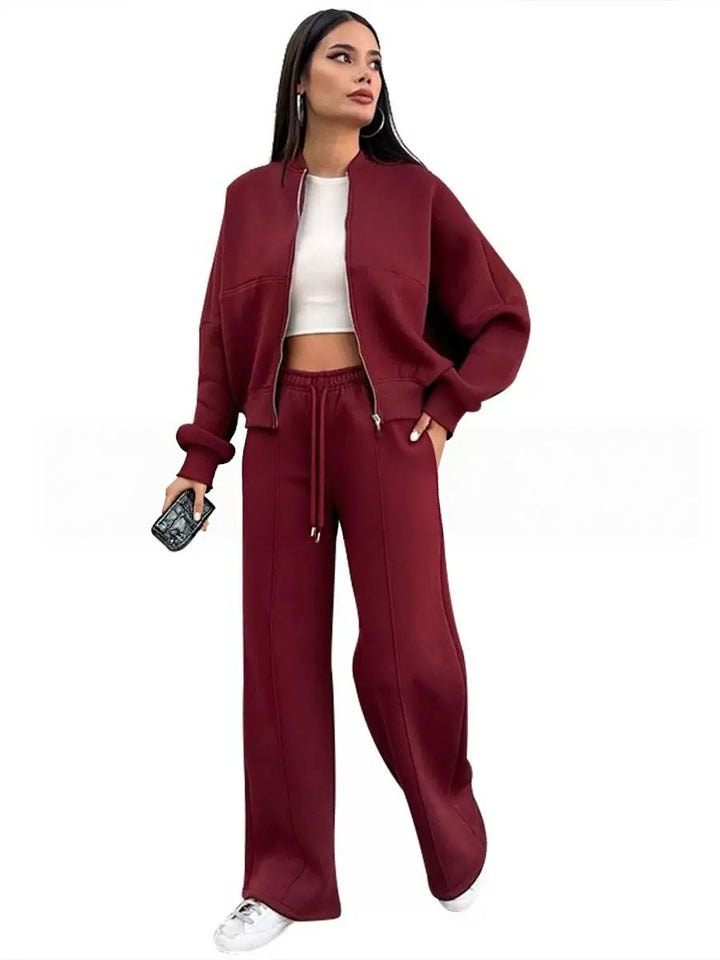 Damen nan kurz geschnittenes Blouson mit Reißverschluss und weiter High-Waist Jogginghose Set Echo Archiv