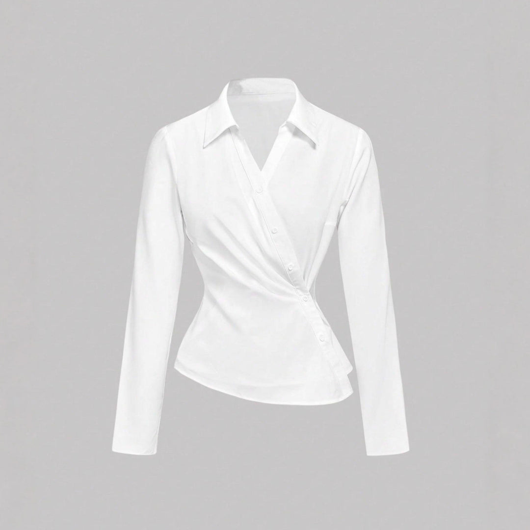Damen Wickelbluse mit taillierter Drapierung und asymmetrischer Knopfleiste – Avérine