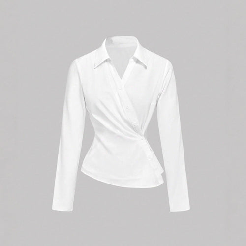 Damen Wickelbluse mit taillierter Drapierung und asymmetrischer Knopfleiste – Avérine