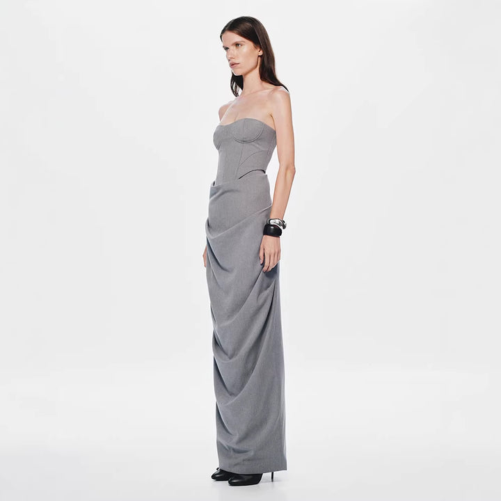 Damen figurbetontes Abendkleid mit raffiniertem Drapierungsdesign Echo Archiv