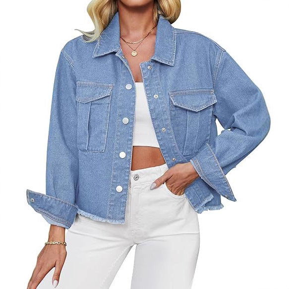 Damen Cropped Denimjacke mit Fransenabschluss und aufgesetzten Brusttaschen Echo Archiv