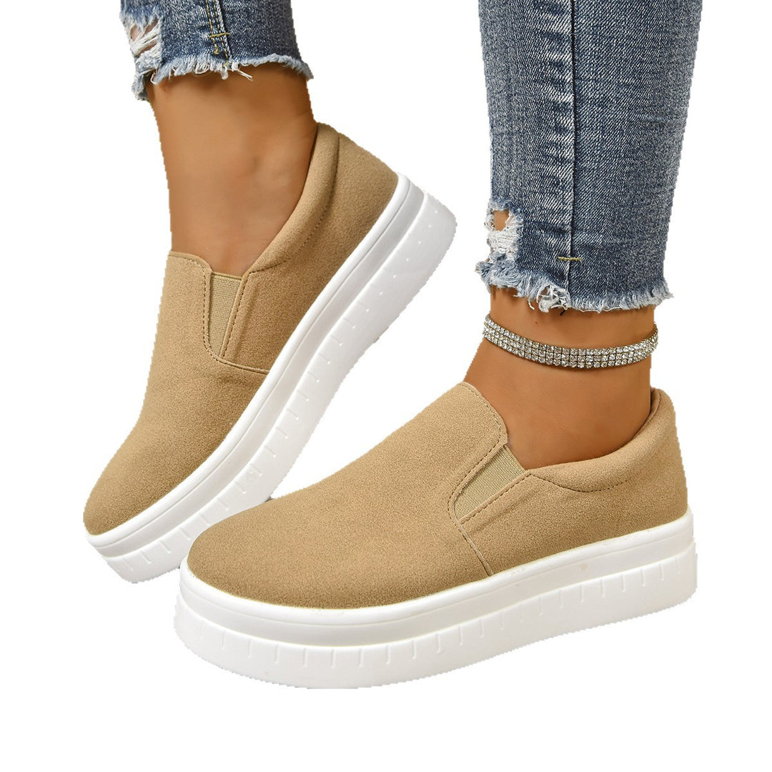 Damen Slip-On Freizeit-Sneaker mit breiter Leichtlauf-Plateausohle weichem Microvelours-Obermaterial und elastischen Seiteneinsätzen Echo Archiv