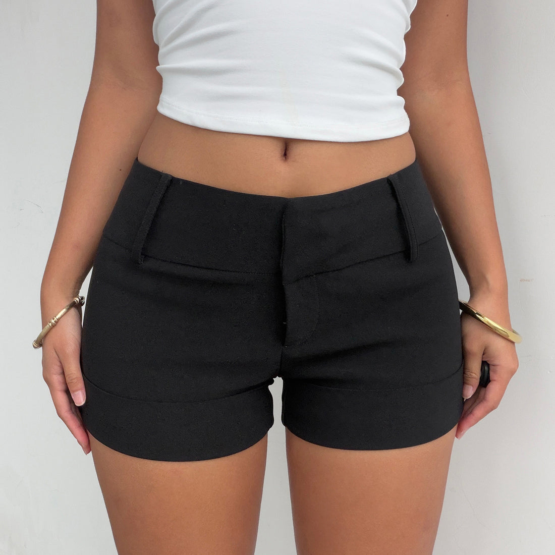 Damen stylische Shorts mit komfortablem hohen Bund und umgeschlagenem Saum – Avélisse
