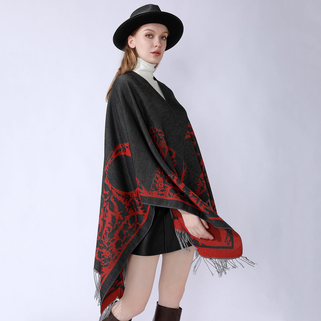 Damen Wendbarer Feinstrick-Poncho mit Jacquardmuster und Fransensaum Echo Archiv