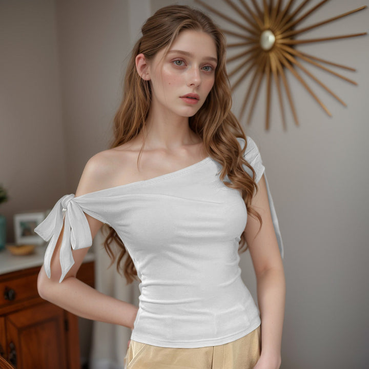 Damen Off-Shoulder Oberteil mit lässiger Schnittführung und dekorativem Knoten Echo Archiv
