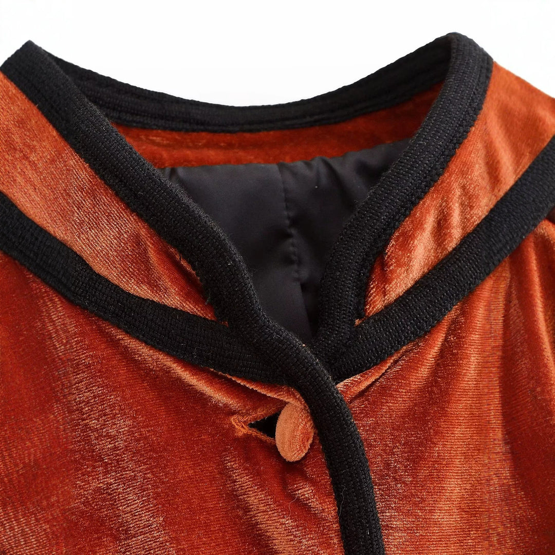 Damen Samtjacke im Blazer-Stil mit Stehkragen und bezogenen Knöpfen Echo Archiv