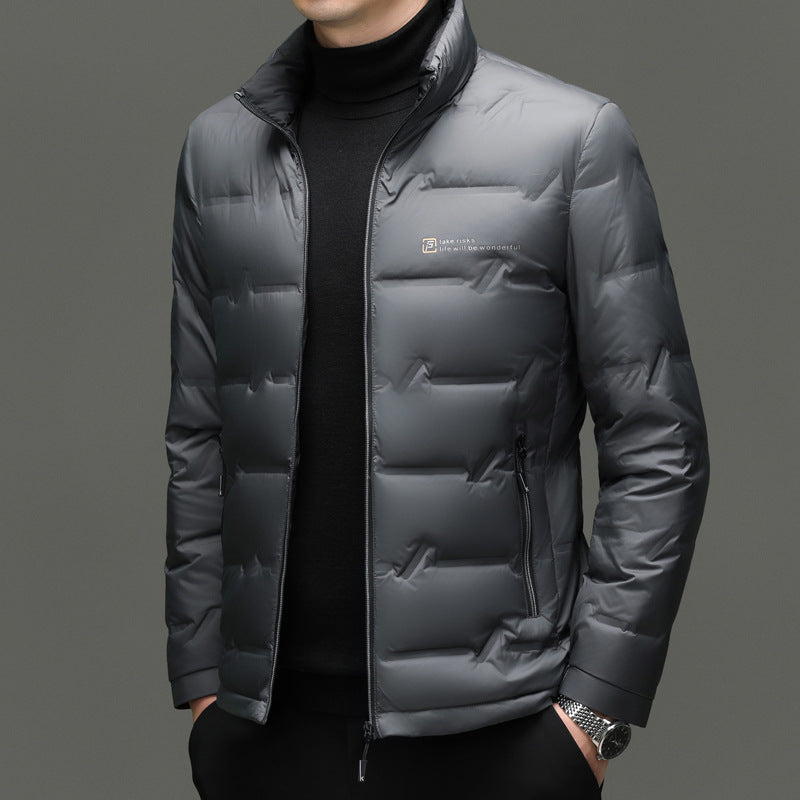 Herren Daunenjacke mit hohem Kragen und leichtem Futter Echoarchiv