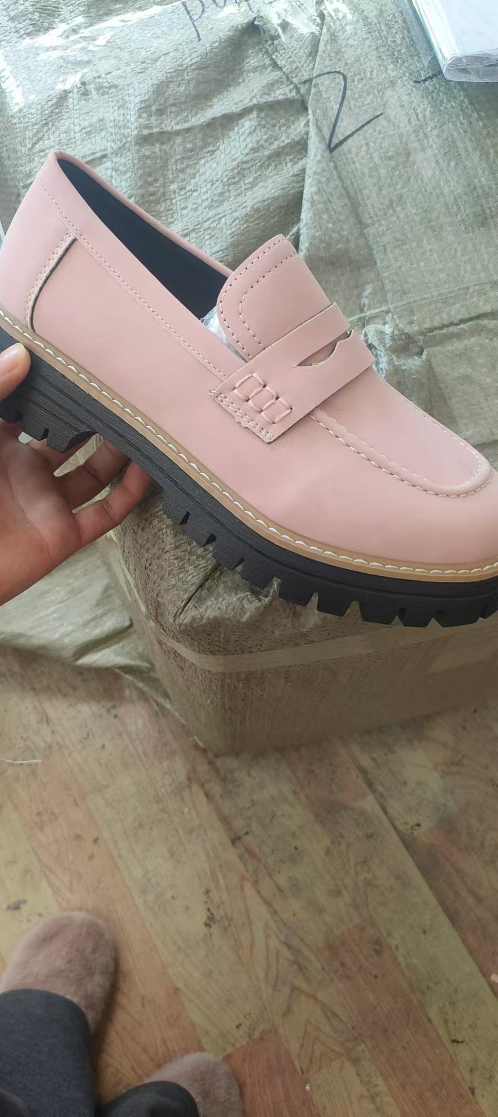 Herren nan robuste Penny-Loafer mit markanter Profilsohle, handwerklicher Ziernaht und gepolstertem Komfortfußbett Echo Archiv