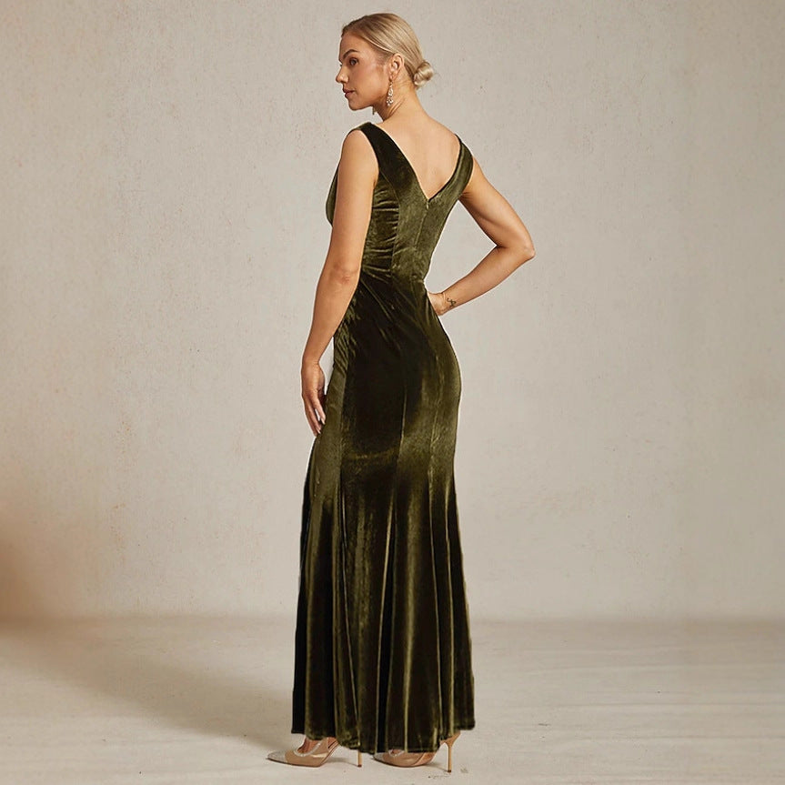 Damen Maxikleid aus samtigem Material mit elegantem Carmen-Ausschnitt Echo Archiv