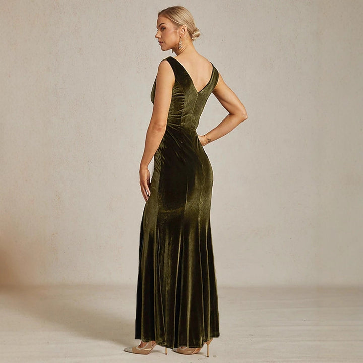Damen Maxikleid aus samtigem Material mit elegantem Carmen-Ausschnitt Echo Archiv