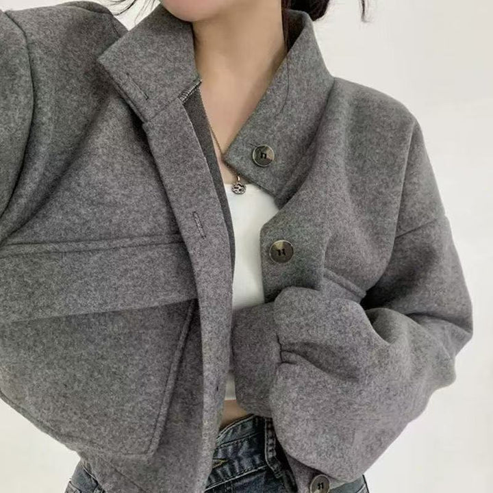 Damen Kurze Oversize-Wolloptik-Jacke mit Stehkragen und Ballonärmeln – Célinea