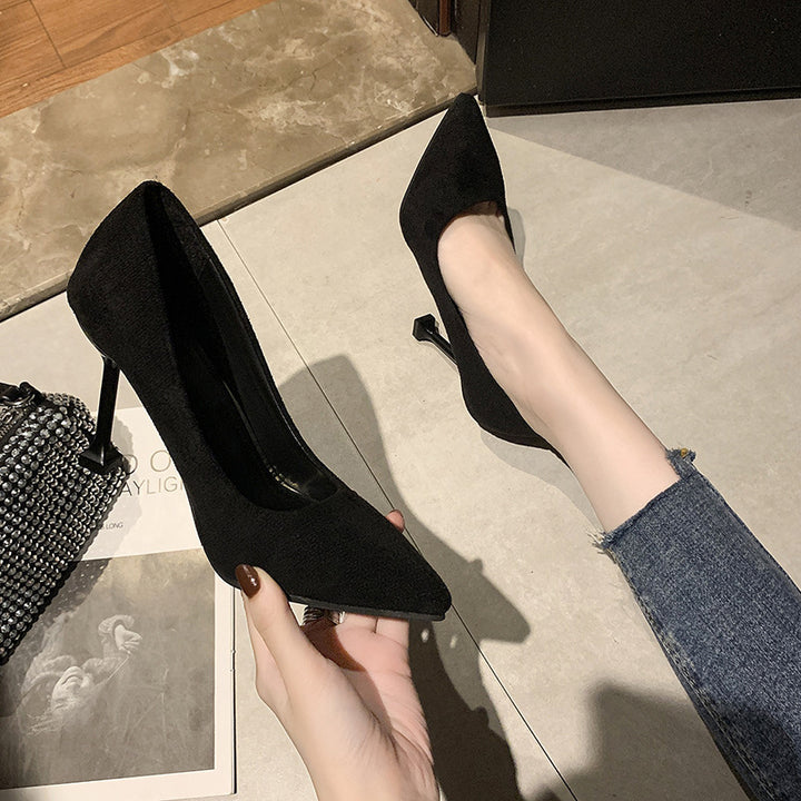 Damen spitze Pumps mit geometrischem Stiletto-Absatz und weichem Velours-Obermaterial Echo Archiv