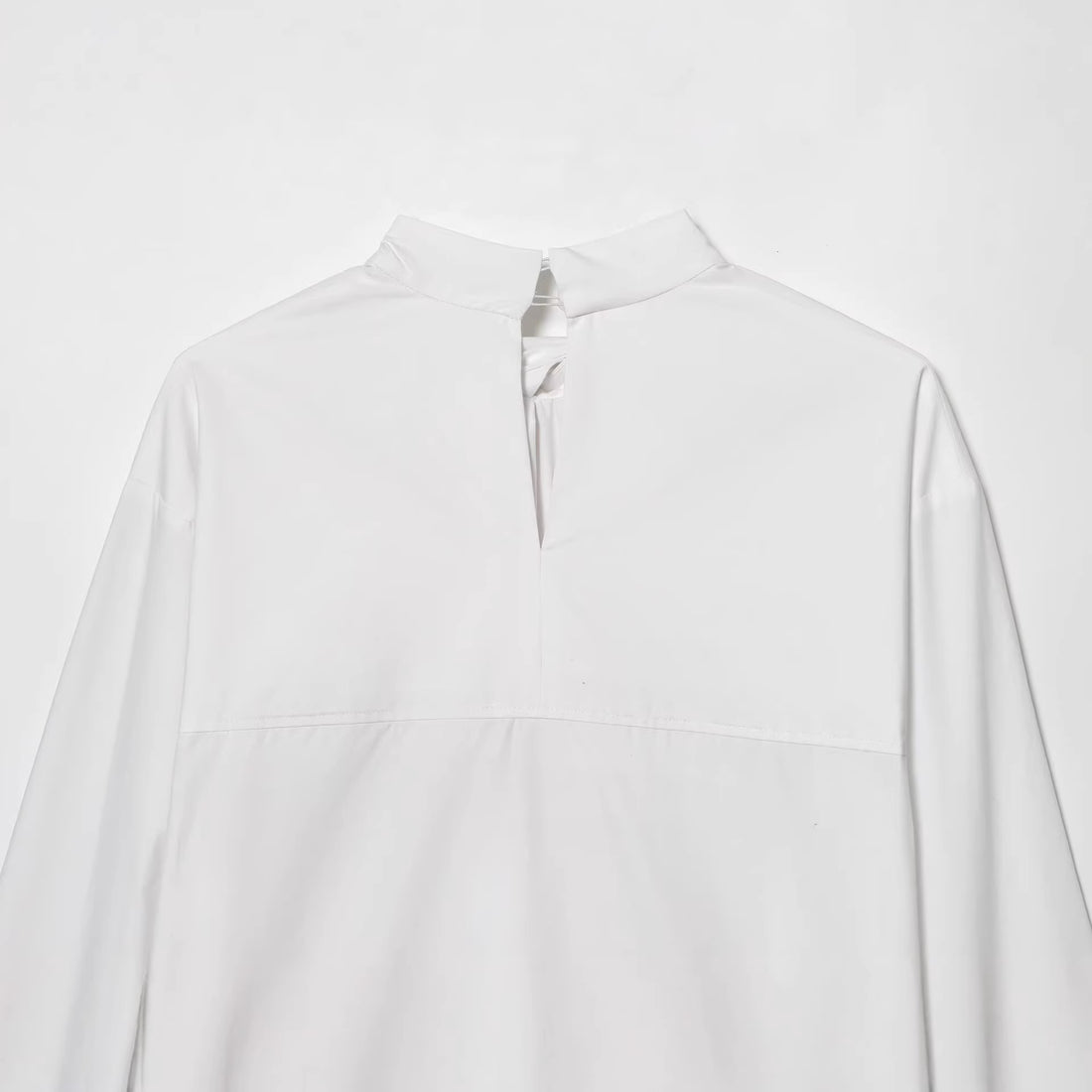 Damen Schluppenbluse mit weitem Oversize‑Schnitt und asymmetrischem Bindeschal Echoarchiv