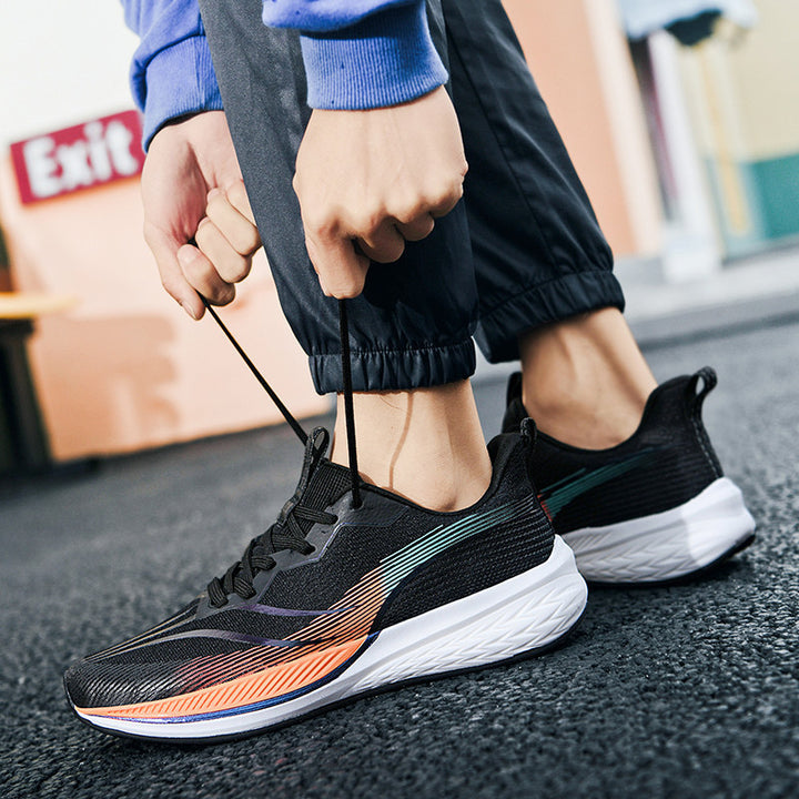 Herren Leichter Straßen-Laufschuh mit reaktiver Zwischensohle und atmungsaktivem Strickobermaterial Echoarchiv