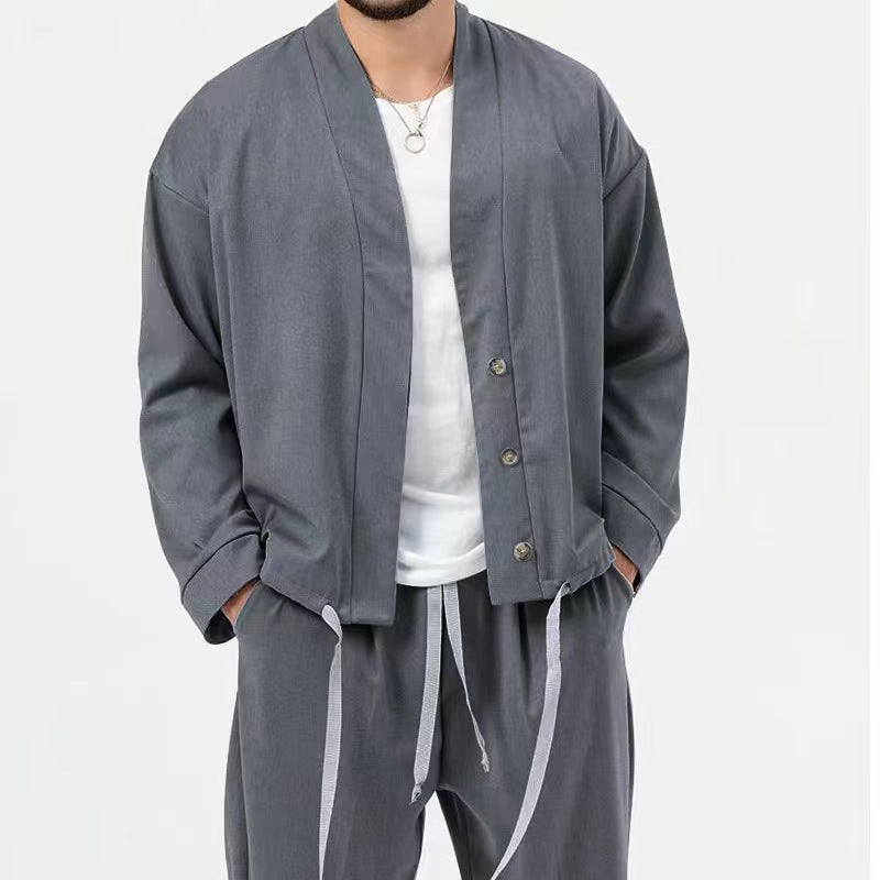 Herren elegantes Kombination aus leichtem Überwurf und lässigen Hosen Echoarchiv