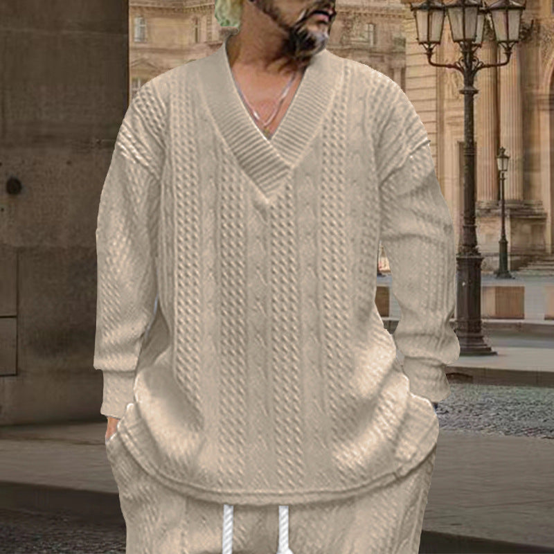 Herren nan grob gestrickter V-Ausschnitt-Pullover mit Zopfmuster und relaxed Fit Echo Archiv