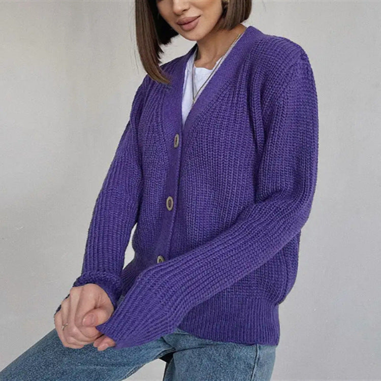 Damen Boxy-Grobstrick-Cardigan mit tiefer V-Leiste, Holzknopfverschluss und geripptem Saum – Veloura
