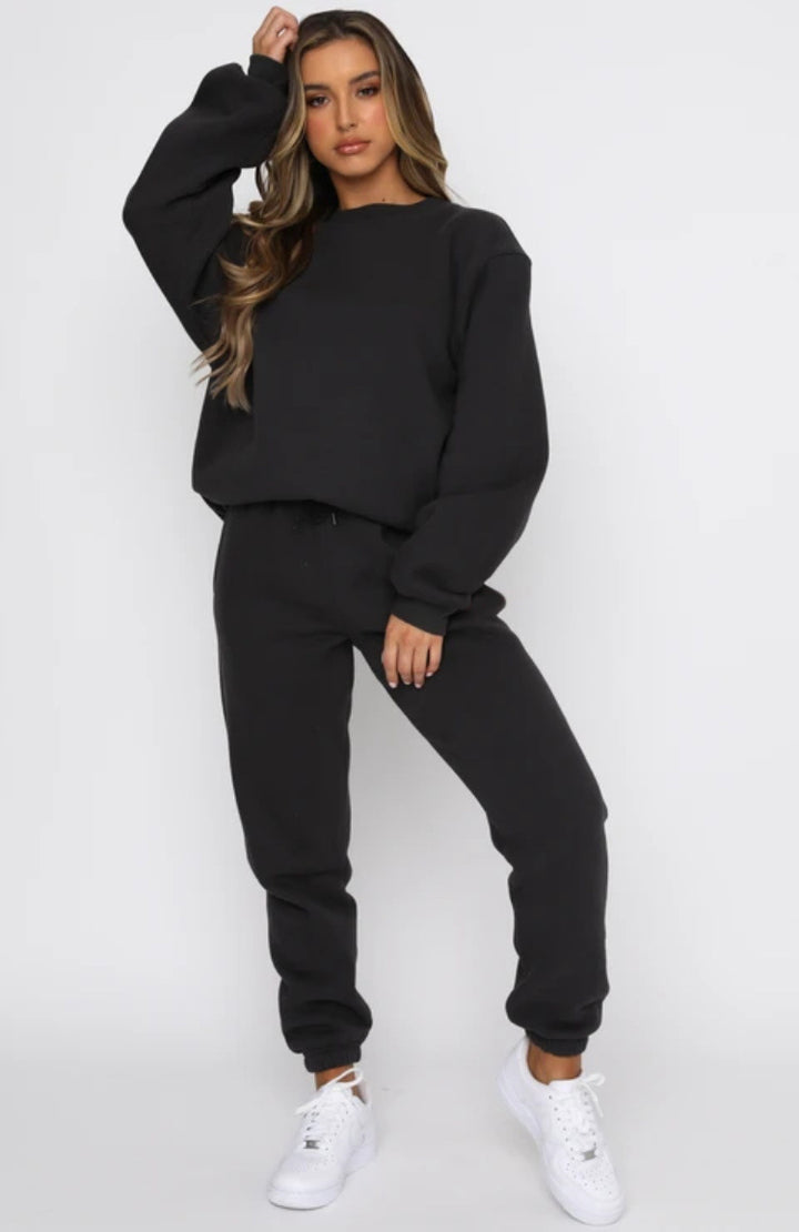 Damen zweiteiliges Cozy-Loungewear-Set mit Oversize-Rundhals und hochgeschnittener Jogginghose mit Kordelzug – Élanora