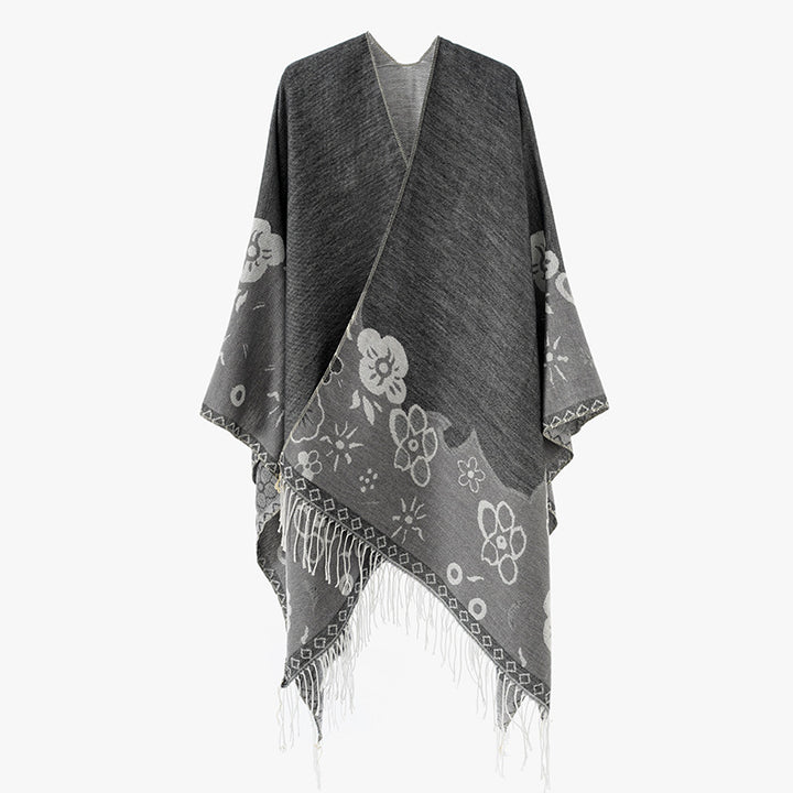 Damen Überwurfponcho im Kimono‑Stil aus Jacquardstrick mit floralem Bordürenmotiv und Fransensaum – Célinea