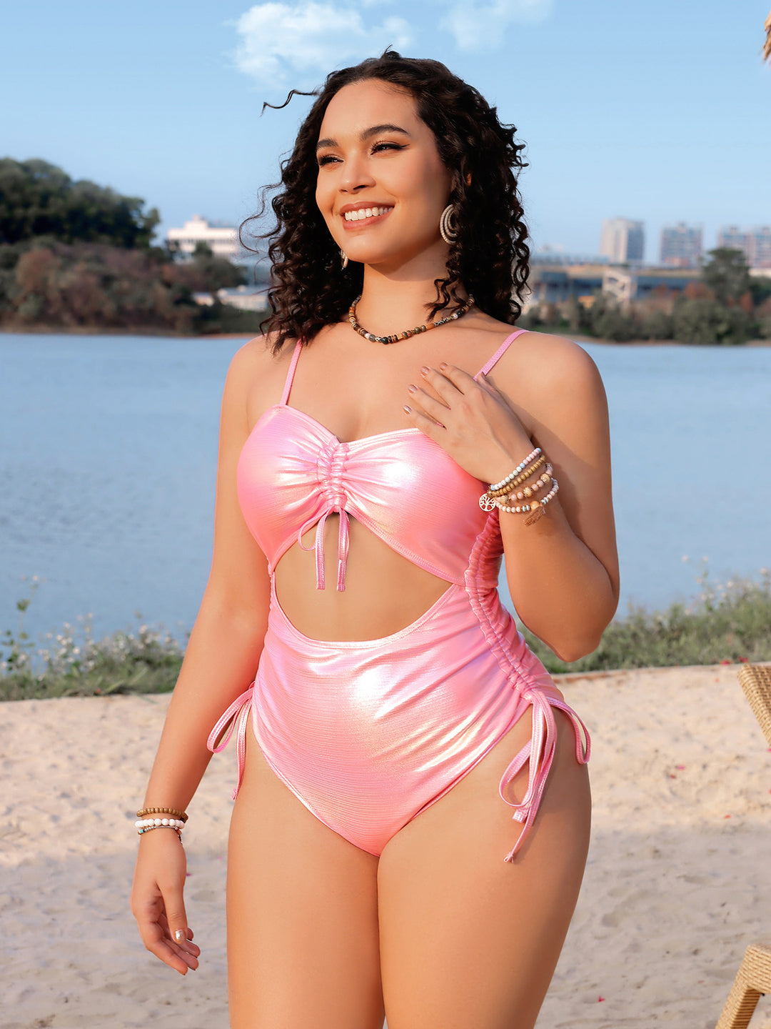 Damen Einteiliger Badeanzug mit aufregendem Cut-Out und Rüschen Echo Archiv