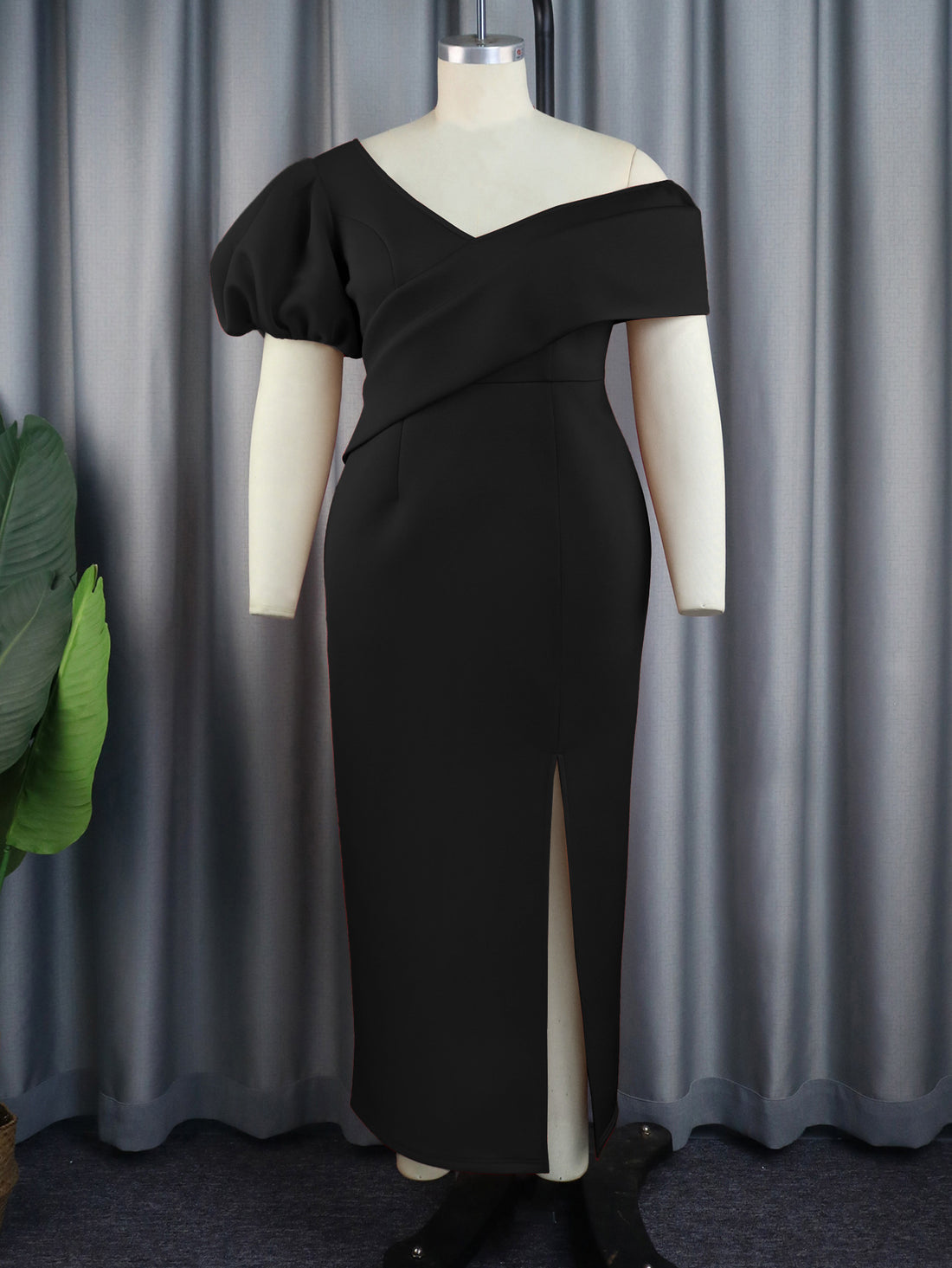 Damen Elegantes, figurbetontes Abendkleid mit asymmetrischem Ausschnitt und Puffärmeln – Élara