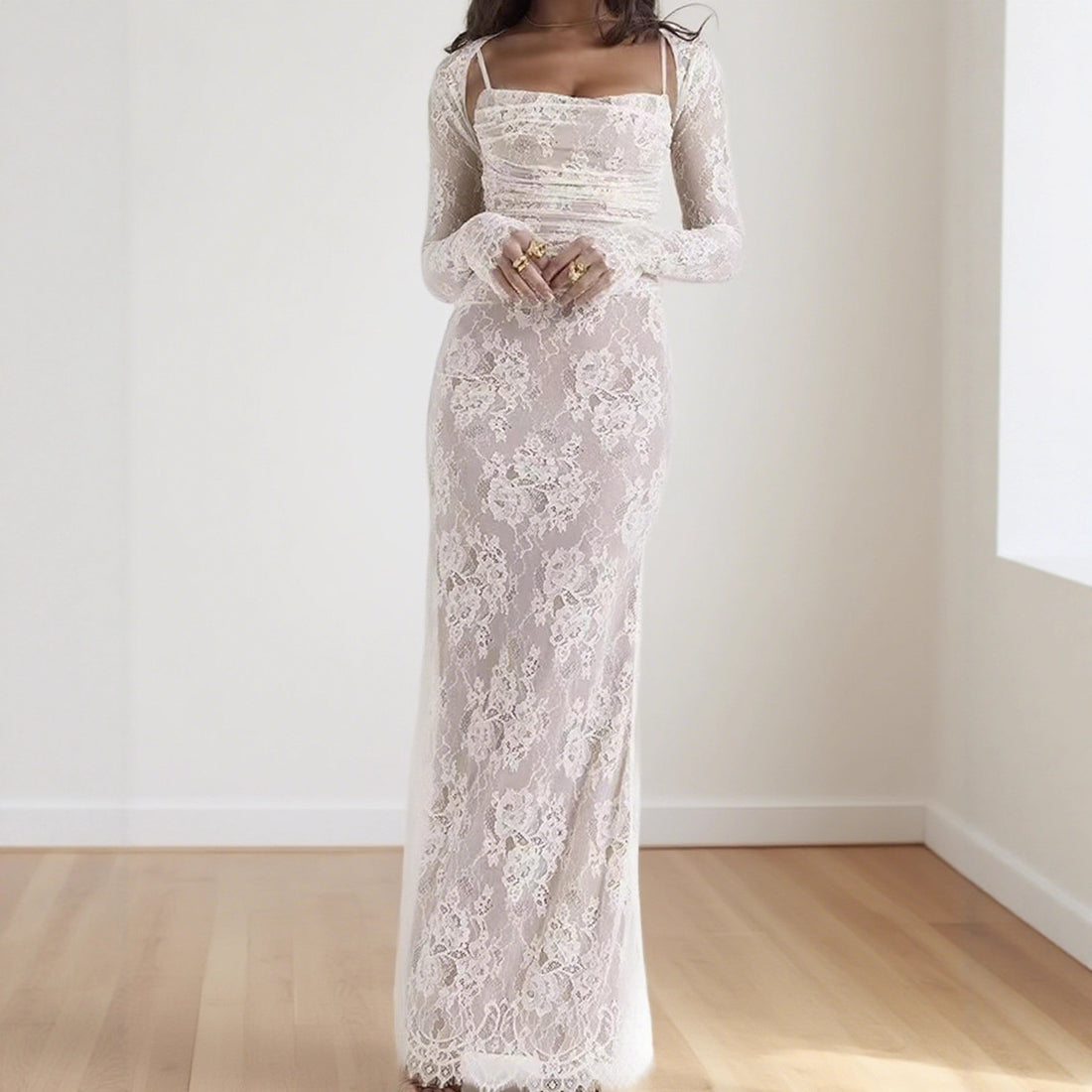 Damen Elegantes Spitzenkleid mit figurbetonter Silhouette und luxuriösem Langarmdesign – Élara