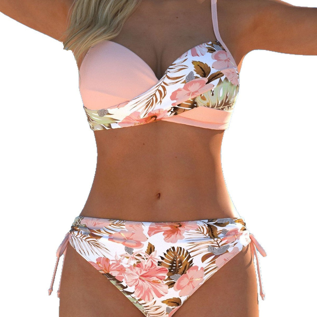 Damen Bikini-Set mit stilvollem Karomuster und goldfarbenen Akzenten Echoarchiv