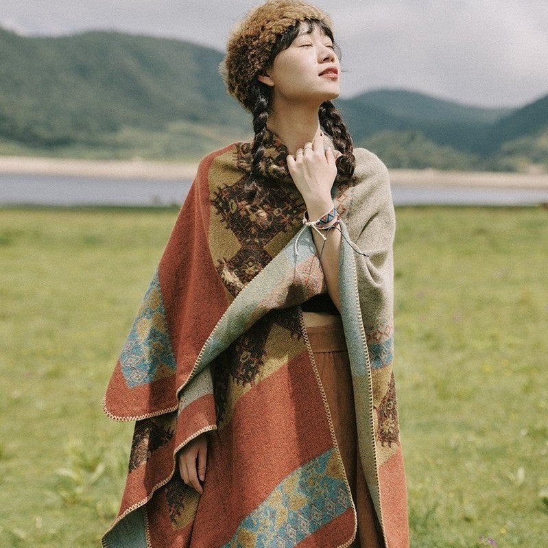 Damen Jacquard-Poncho-Cape mit Ethno-Muster und Wollmix Echo Archiv