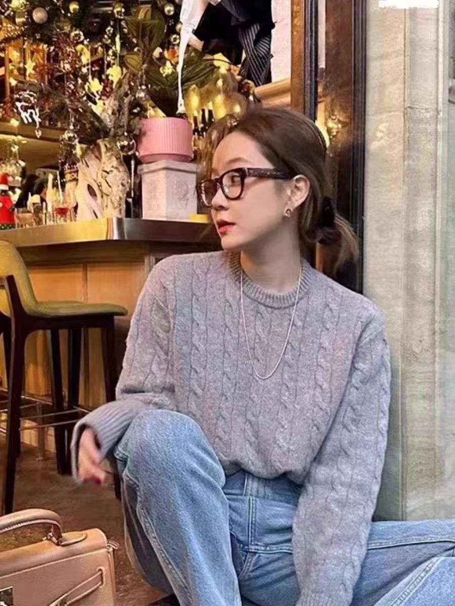 Damen Kastiger Kabelstrick‑Pullover mit Rundhals, extraweichem Wollmix und gerippten Bündchen Echoarchiv