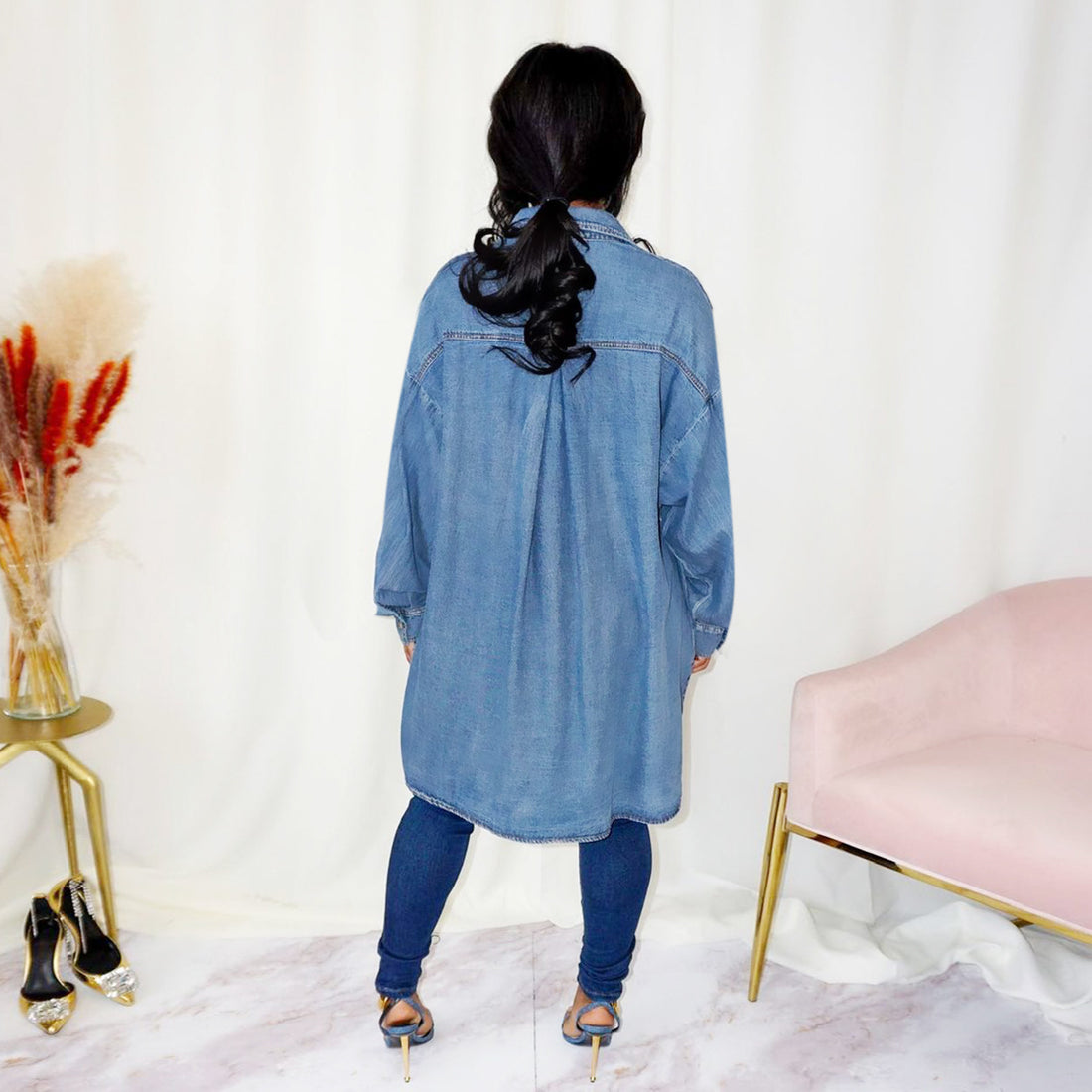 Damen Oversized Denim-Hemdjacke mit Pattentaschen und verlängertem Schnitt Echo Archiv