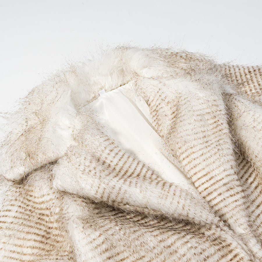 Damen nan kurze Kunstfelljacke mit gestreifter Struktur, oversized Schalkragen und softer Innenseite Echo Archiv