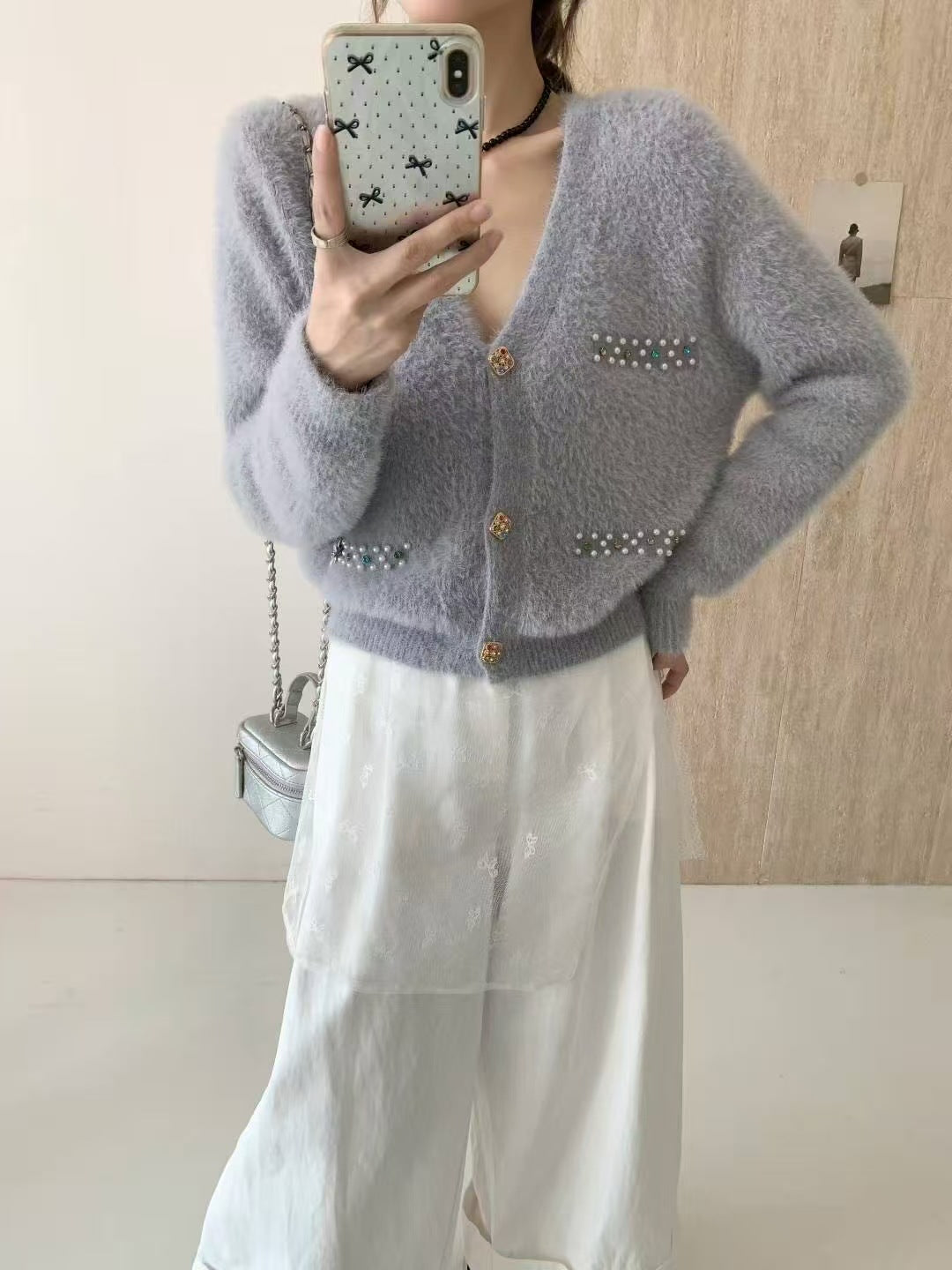 Damen Verspielter V-Ausschnitt Cardigan mit Perlen Echo Archiv